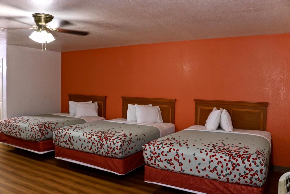 Deluxe Triple Room interior